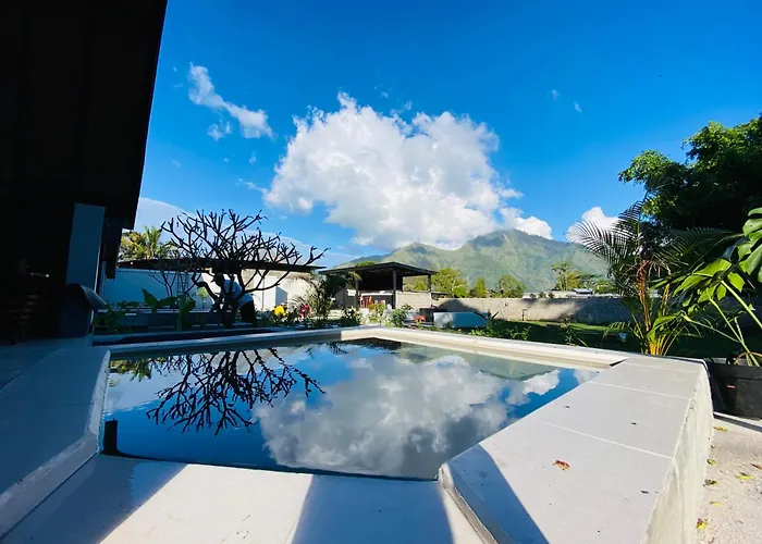 Ampik Batur With Private Hot Springs 4*